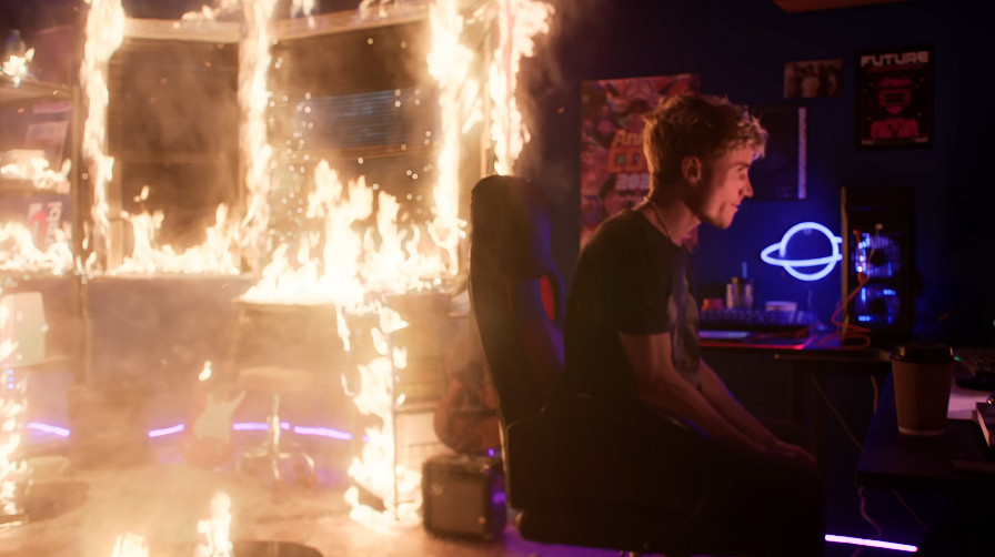 5090玩家實錘?《魔物獵人 荒野》真人廣告房間著火 5090玩家實錘?《魔物獵人 荒野》真人廣告房間著火