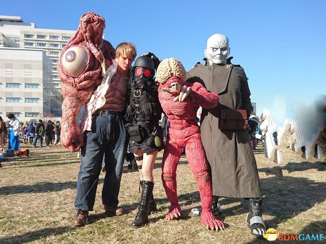 美女Cos《惡靈古堡:啟示錄》漢克 喪屍把持不住 美女Cos《惡靈古堡:啟示錄》漢克 喪屍把持不住