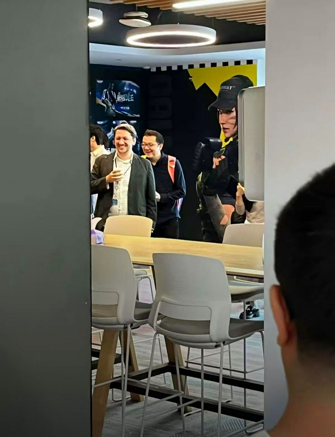 《艾爾登法環》手遊要來？宮崎英高現身騰訊大樓