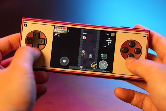 經典無搖桿設計,純粹遊戲體驗:AYANEO Pocket MICRO Classic 正式公布 經典無搖桿設計,純粹遊戲體驗:AYANEO Pocket MICRO Classic 正式公布