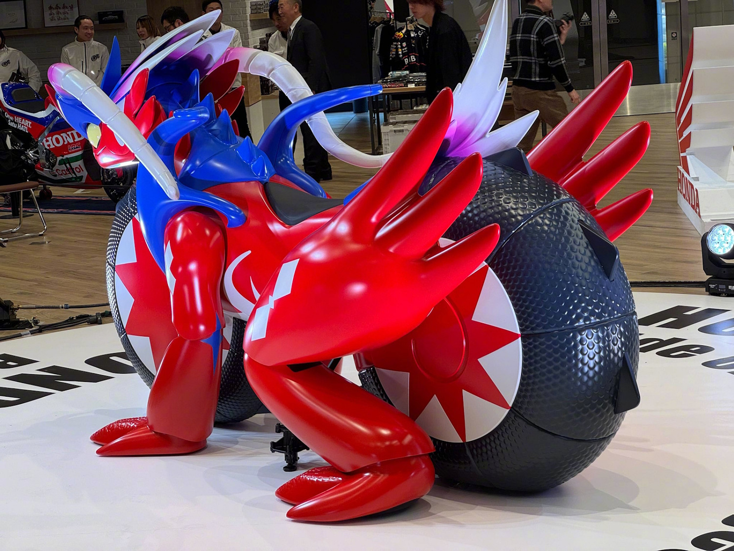 本田連動《寶可夢》“故勒頓”摩托車正式亮相！