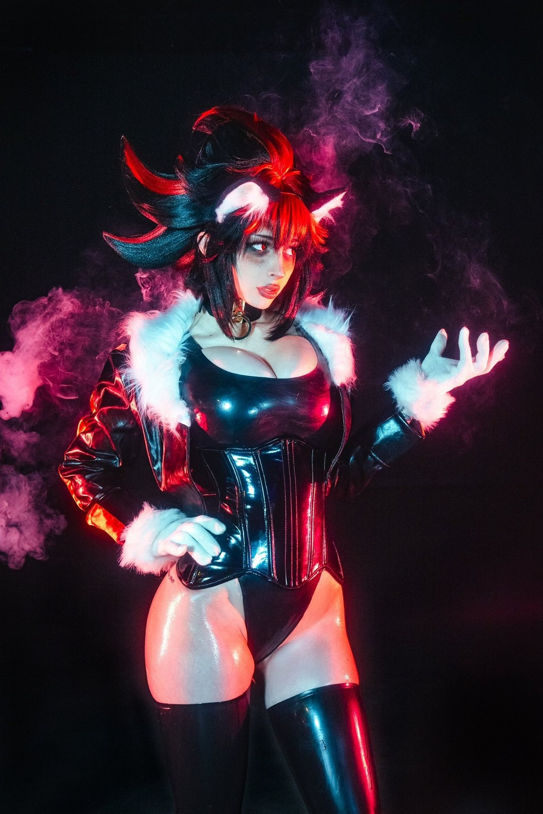 國外小姐姐COS《快打旋風》春麗 這個大粗腿超還原！