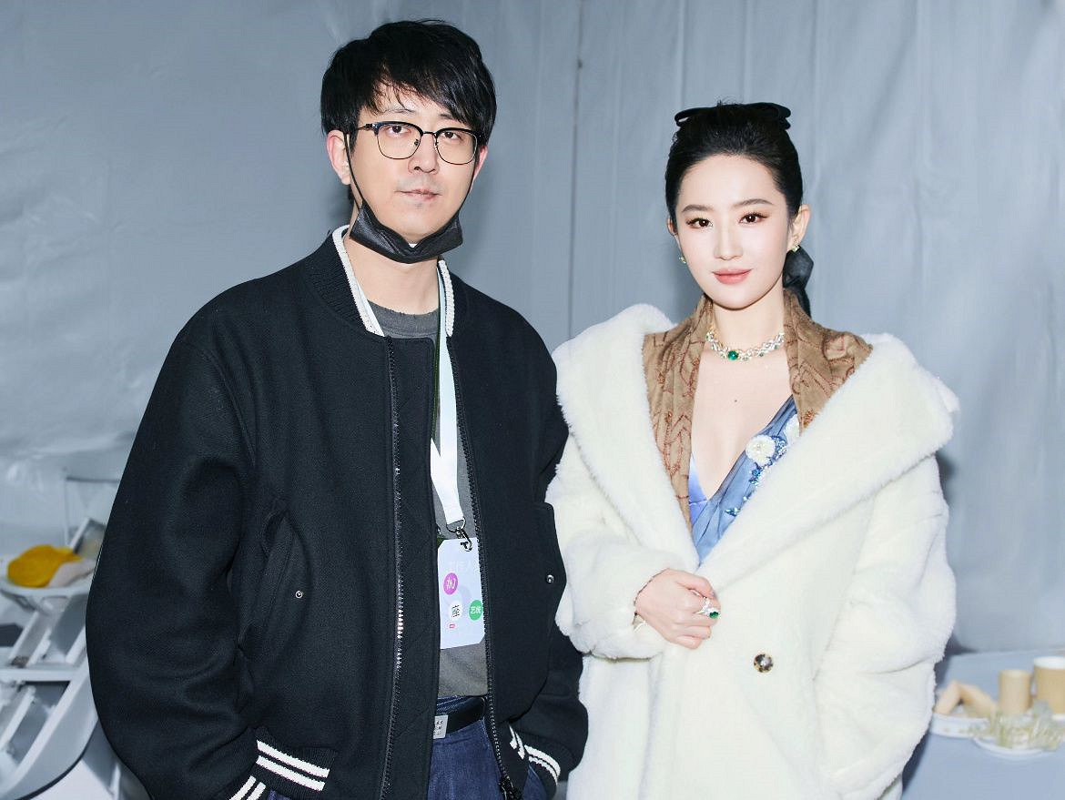 《黑神話》主美楊奇曬與劉亦菲合影 她會參演DLC嗎? 《黑神話》主美楊奇曬與劉亦菲合影 她會參演DLC嗎?