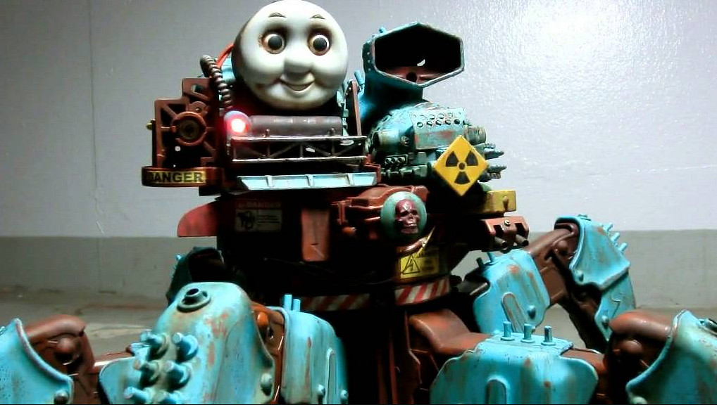 網友把湯瑪士改成地獄戰車!雷射炮和火焰噴射器齊聚 網友把湯瑪士改成地獄戰車!雷射炮和火焰噴射器齊聚