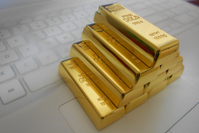 黃金服搬磚工自曝：打副本一天收入上千，能買2克黃金