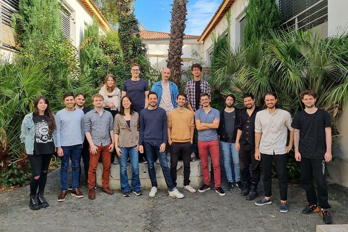 博主曬《光與影》核心成員合影照:他們征服了玩家! 博主曬《光與影》核心成員合影照:他們征服了玩家!