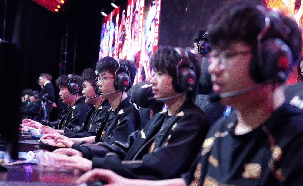 RNG戰隊被曝欠薪五個月引熱議！選手權益再受關注