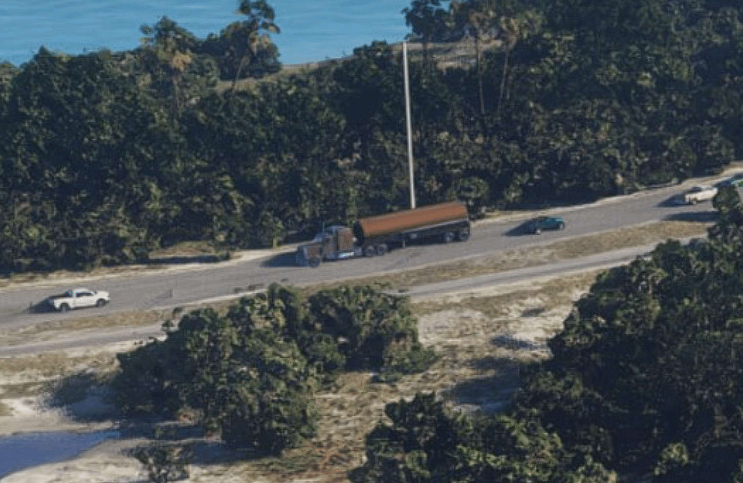 目前GTA6預告片和宣傳截圖中已知的載具種類盤點! 目前GTA6預告片和宣傳截圖中已知的載具種類盤點!