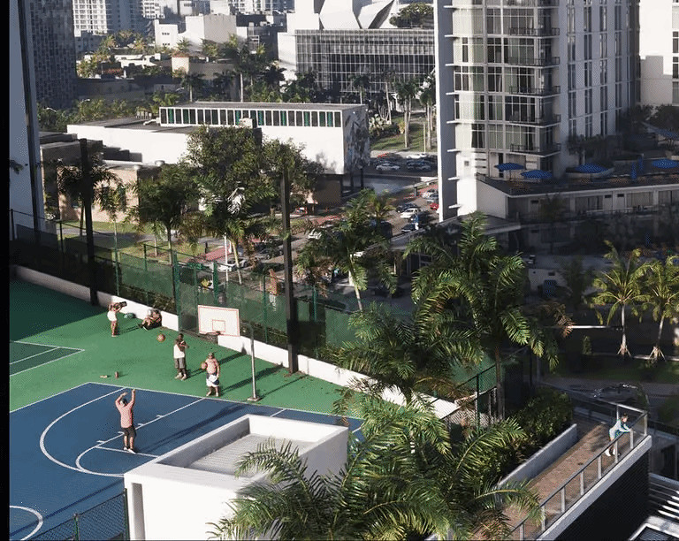 《GTA6》可玩內容匯總:籃球、釣魚、高跟鞋俱樂部! 《GTA6》可玩內容匯總:籃球、釣魚、高跟鞋俱樂部!