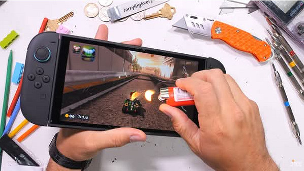 跟諾基亞合作了?Switch2品質測試:刀割火燒仍能運作 跟諾基亞合作了?Switch2品質測試:刀割火燒仍能運作