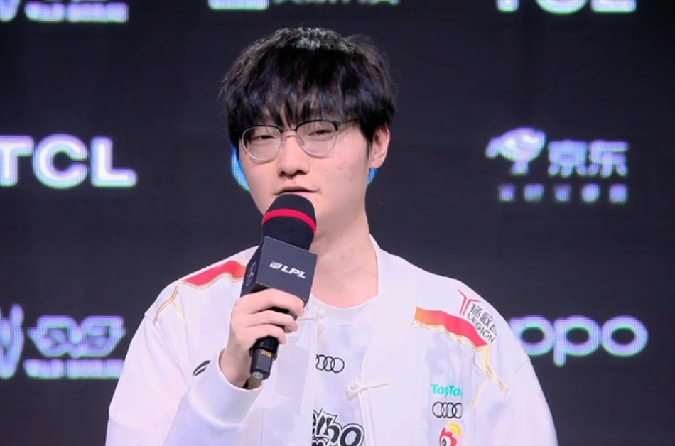 Tian說今年最遺憾的就是沒去石油杯 ,好想打那個比賽! Tian說今年最遺憾的就是沒去石油杯 ,好想打那個比賽!