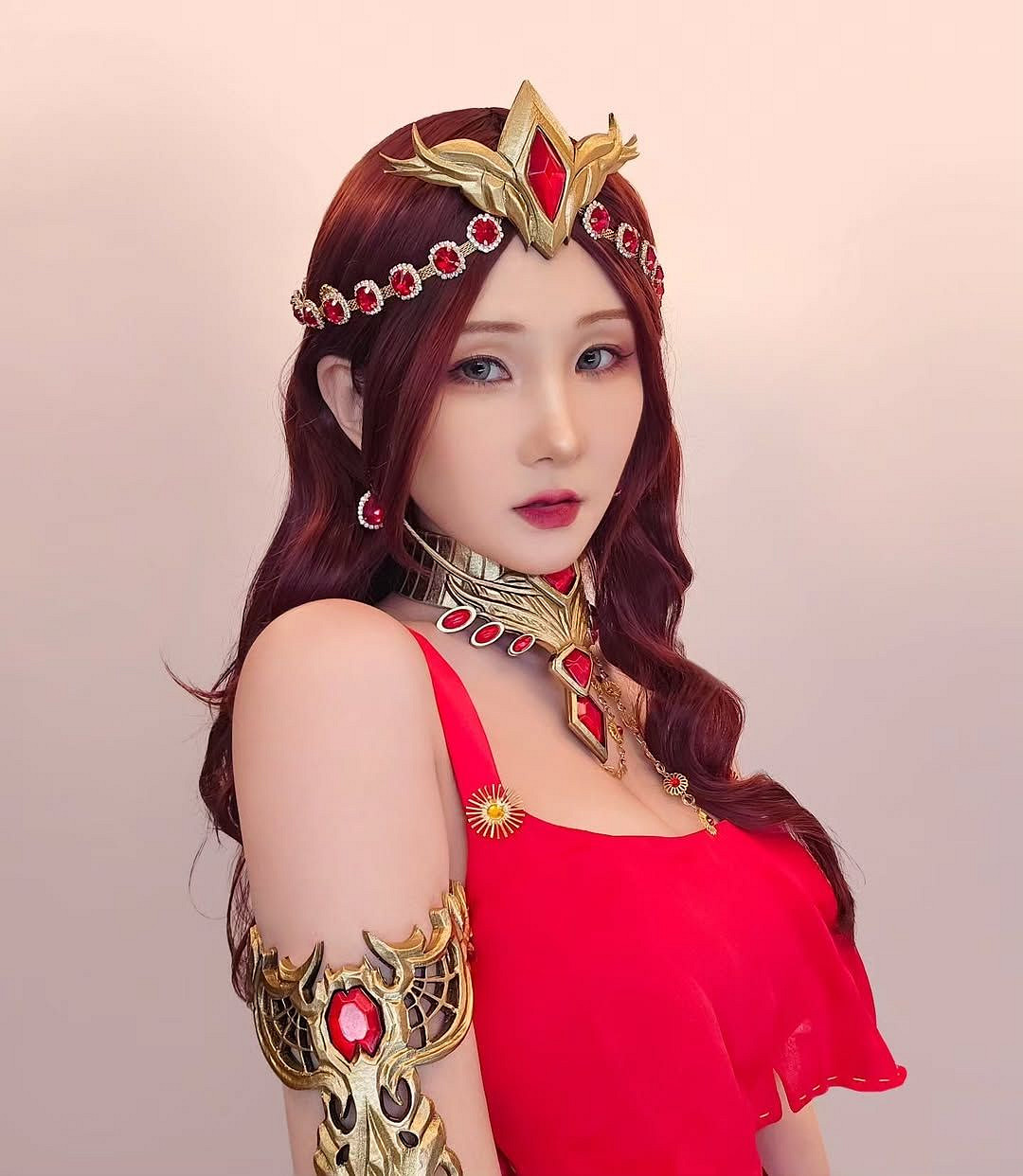 《劍星》第三位體模COS美圖:火辣身材大到包不住! 《劍星》第三位體模COS美圖:火辣身材大到包不住!