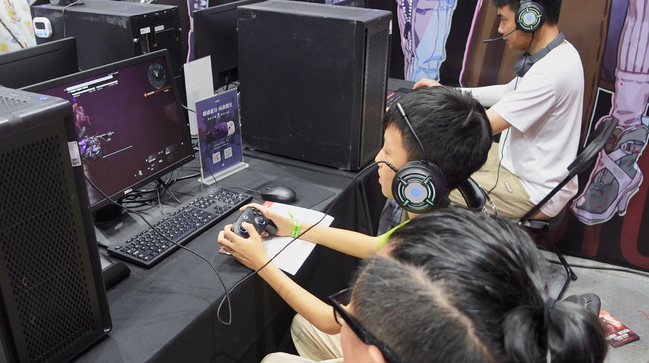 兵裝機甲狂吸路人眼球 《機甲戰魔 神話之裔》降臨核聚變