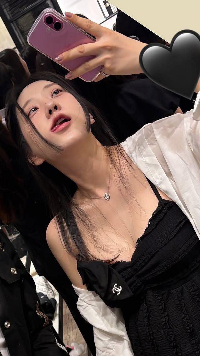 《劍星》體模申才恩曬性感美圖:掀開上衣誘惑拉滿! 《劍星》體模申才恩曬性感美圖:掀開上衣誘惑拉滿!