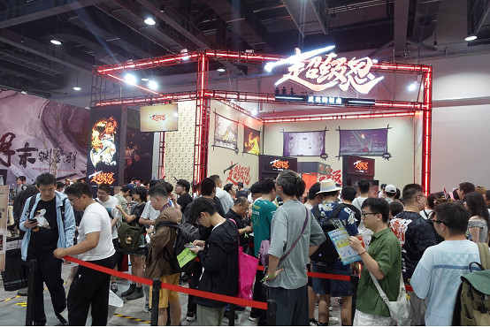 《超級忍 反攻的斬擊》參展核聚變 白衣忍者突襲現場 《超級忍 反攻的斬擊》參展核聚變 白衣忍者突襲現場