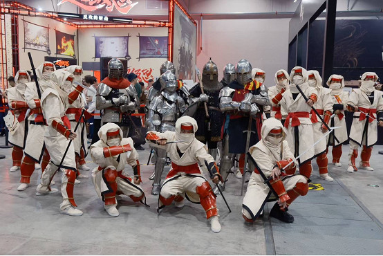 《超級忍 反攻的斬擊》參展核聚變 白衣忍者突襲現場 《超級忍 反攻的斬擊》參展核聚變 白衣忍者突襲現場