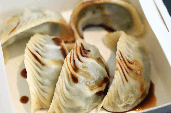 小島秀夫抵中國台灣地區 沉浸式曬照解鎖當地美食圖鑒