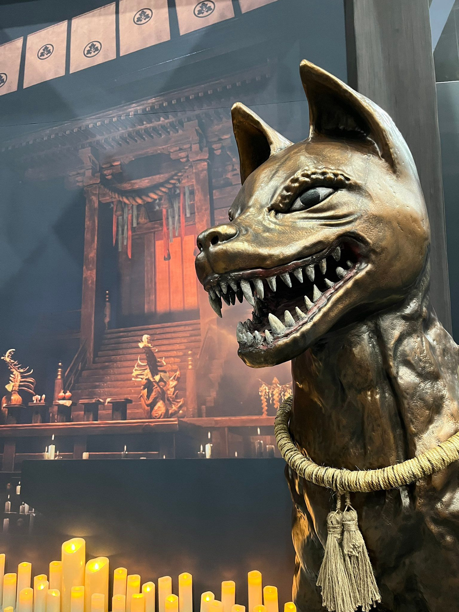 《沉默之丘f》分享AnimeExpo展位新圖：裂嘴女超恐怖！