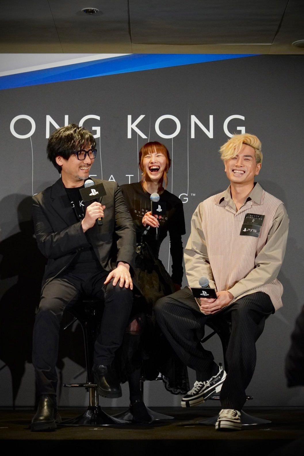 《死亡擱淺2》香港宣傳！小島秀夫分享與伍允龍合照