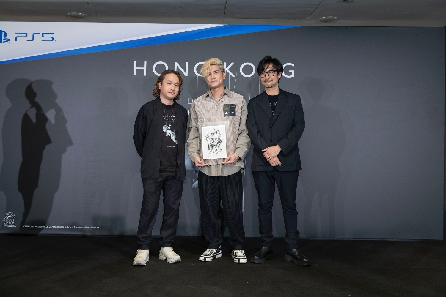 《死亡擱淺2》香港宣傳！小島秀夫分享與伍允龍合照