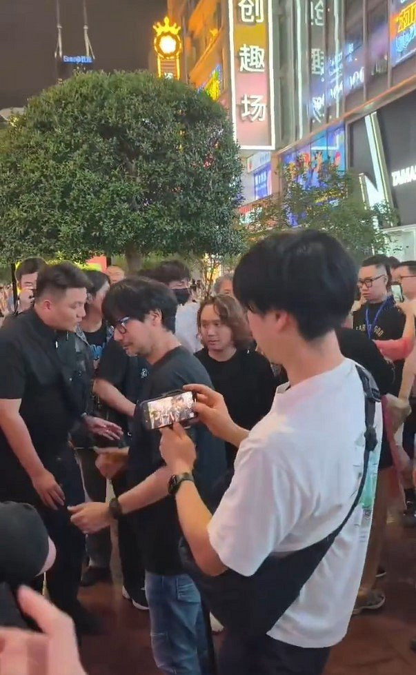 小島秀夫低調抵滬 街頭採風！為遊戲的BW2025活動預熱