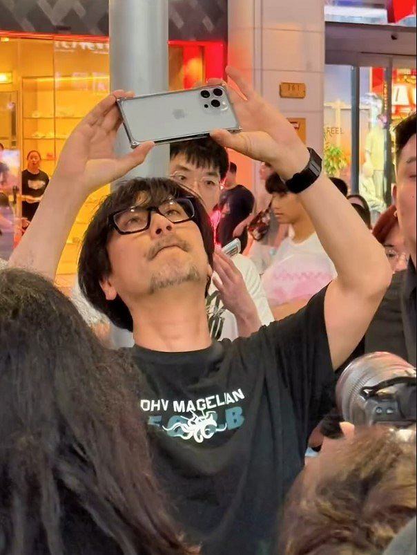 小島秀夫低調抵滬 街頭採風！為遊戲的BW2025活動預熱