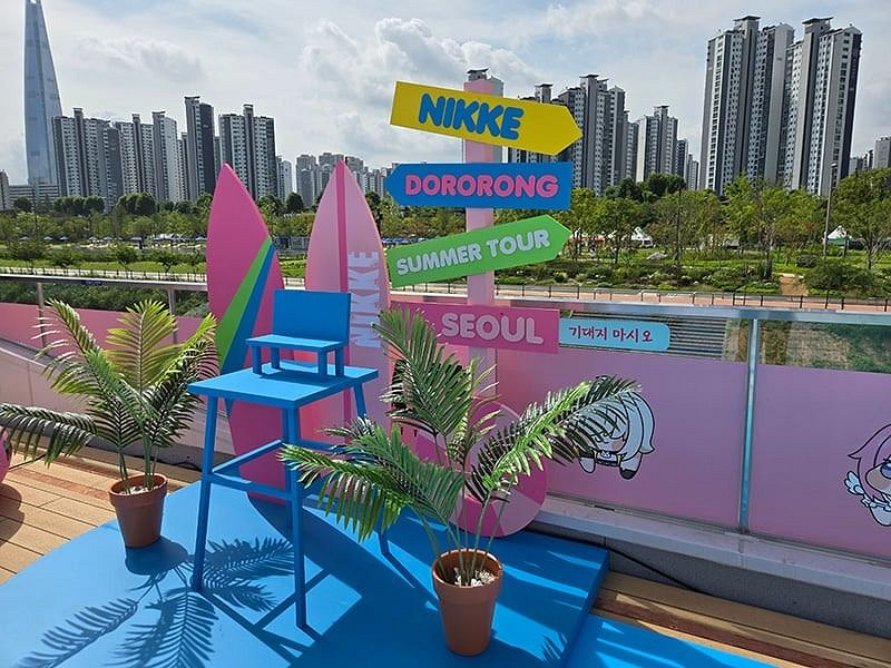 《勝利女神：妮姬》首爾場盛況 超巨大DORO登陸漢江