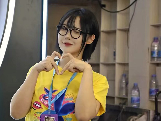 超人氣韓國COSer繼BW後首次出席線下，英雄聯盟贏麻了！