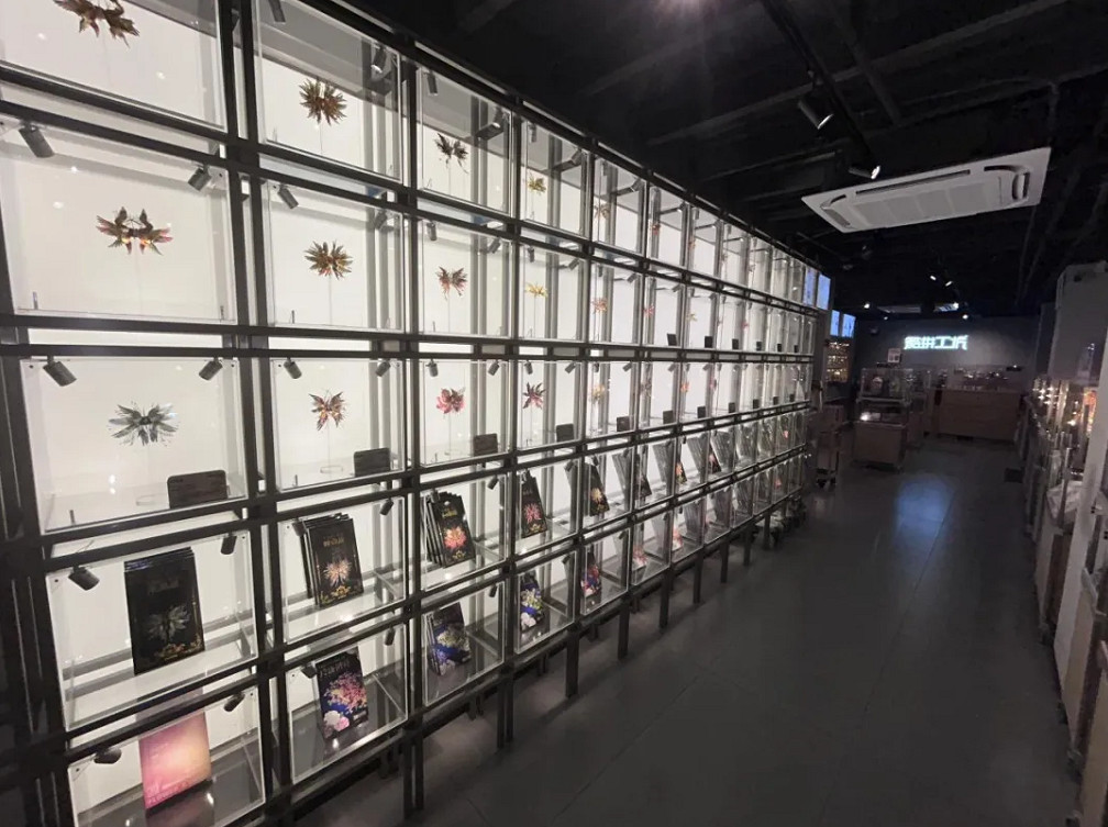 拚酷ChinaJoy全球首發“點翠·二十二鳳冠”，以拚裝潮玩續寫千年國粹華章