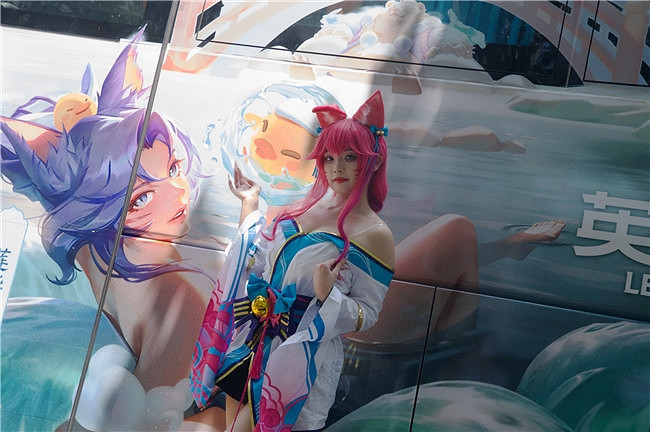 LOL生日會牌面,各女神COSER親臨現場! LOL生日會牌面,各女神COSER親臨現場!