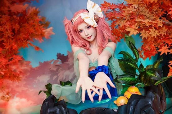 LOL生日會牌面,各女神COSER親臨現場! LOL生日會牌面,各女神COSER親臨現場!
