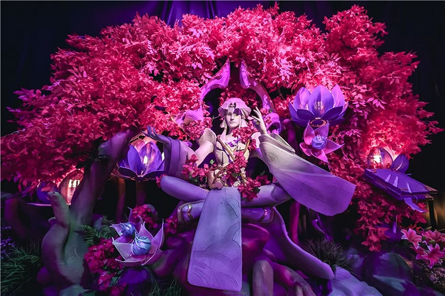 LOL生日會牌面,各女神COSER親臨現場! LOL生日會牌面,各女神COSER親臨現場!