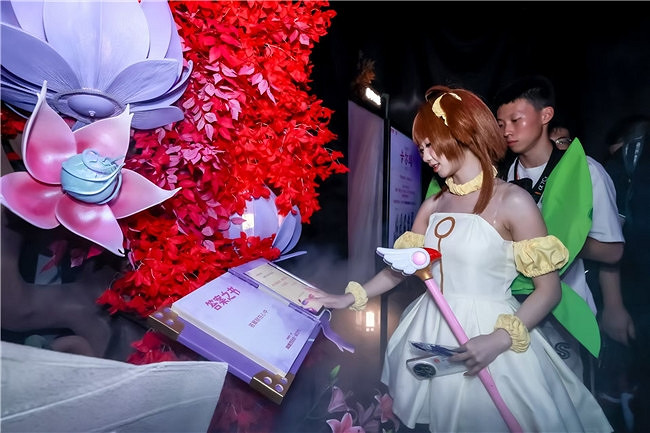 LOL生日會牌面,各女神COSER親臨現場! LOL生日會牌面,各女神COSER親臨現場!