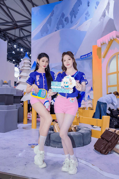 大白熊出沒！世紀華通《無盡冬日》展台打造夏日冰爽打卡點