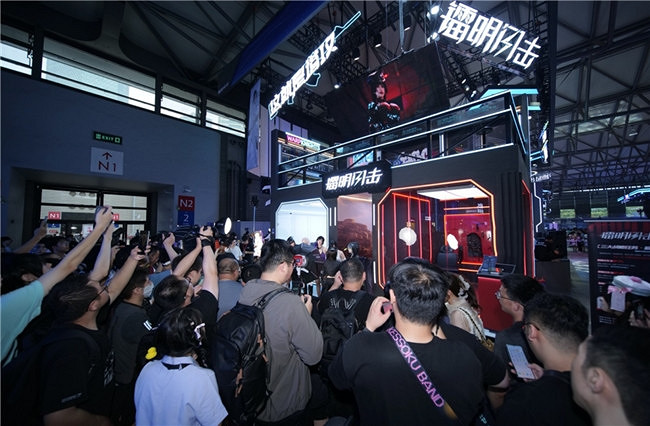 朝夕光年首次亮相ChinaJoy 攜多款新遊矩陣震撼登場 朝夕光年首次亮相ChinaJoy 攜多款新遊矩陣震撼登場