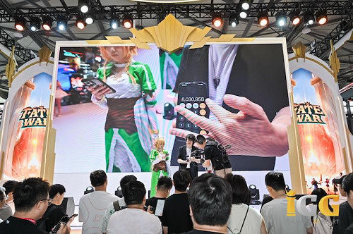 韓國人氣Coser閃耀展區,會玩梗的IGG承包了2025ChinaJoy玩家的所有尖叫 韓國人氣Coser閃耀展區,會玩梗的IGG承包了2025ChinaJoy玩家的所有尖叫