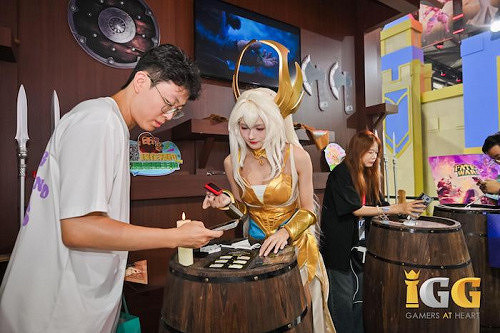 韓國人氣Coser閃耀展區,會玩梗的IGG承包了2025ChinaJoy玩家的所有尖叫 韓國人氣Coser閃耀展區,會玩梗的IGG承包了2025ChinaJoy玩家的所有尖叫