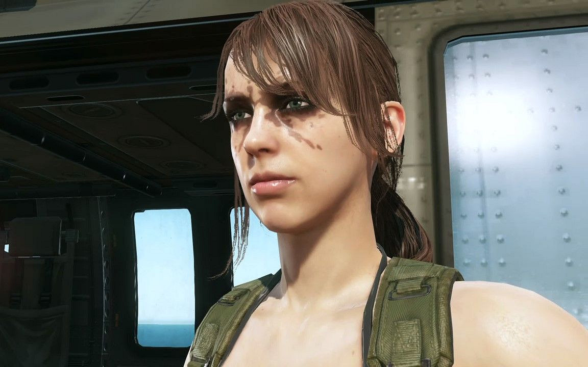 俄妹COS《潛龍諜影5》靜靜：金色皮膚實太還原了！