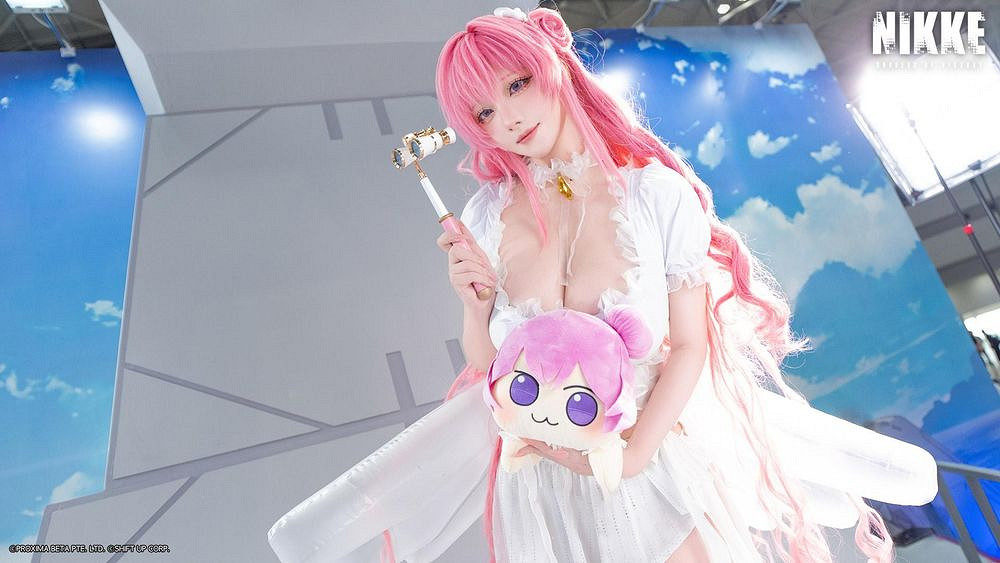 東京Comic Market《勝利女神 妮姬》展位泳裝造型吸睛