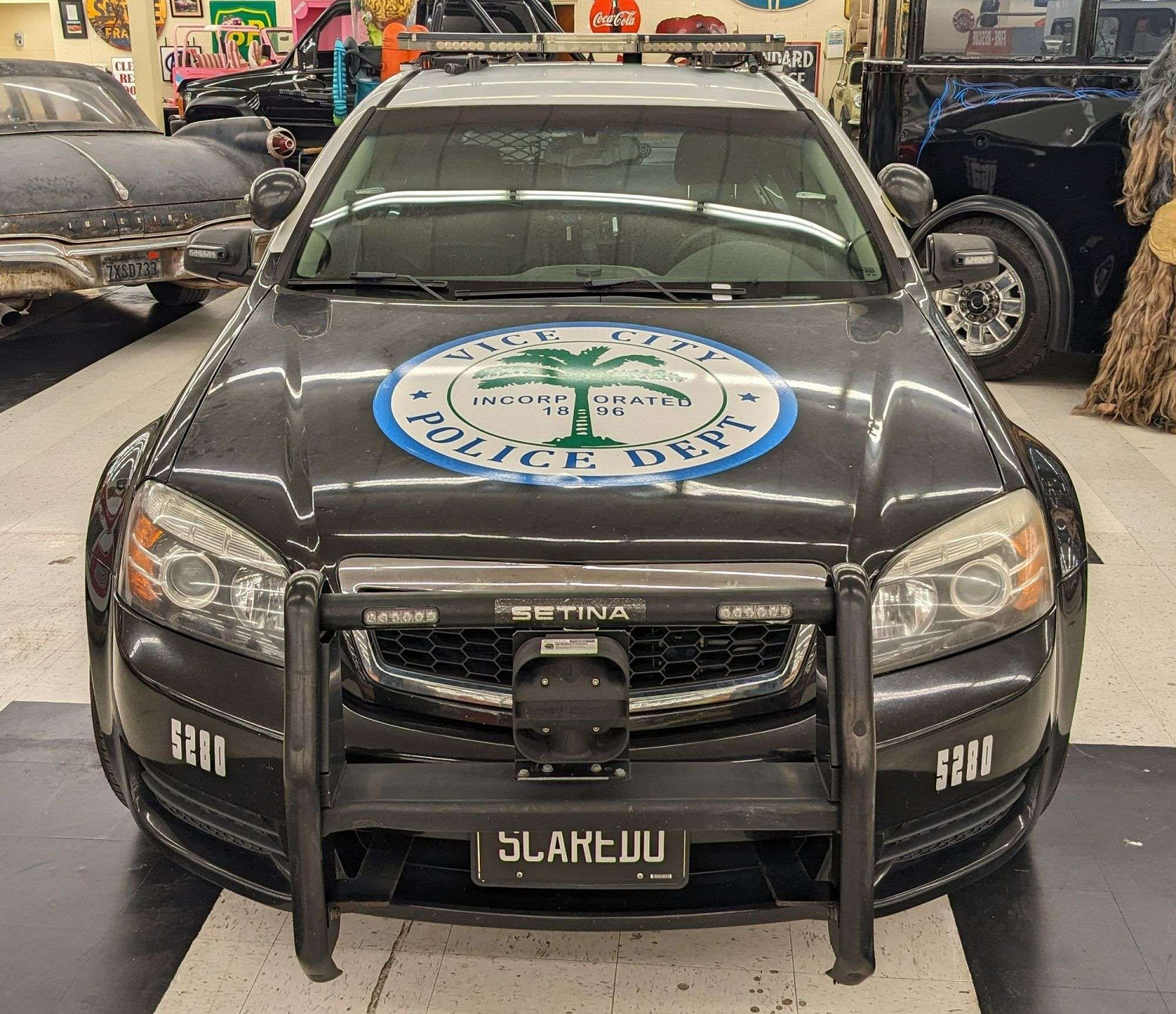 一輛警車上架拍賣平台：用於《GTA6》掃描 10美元起拍