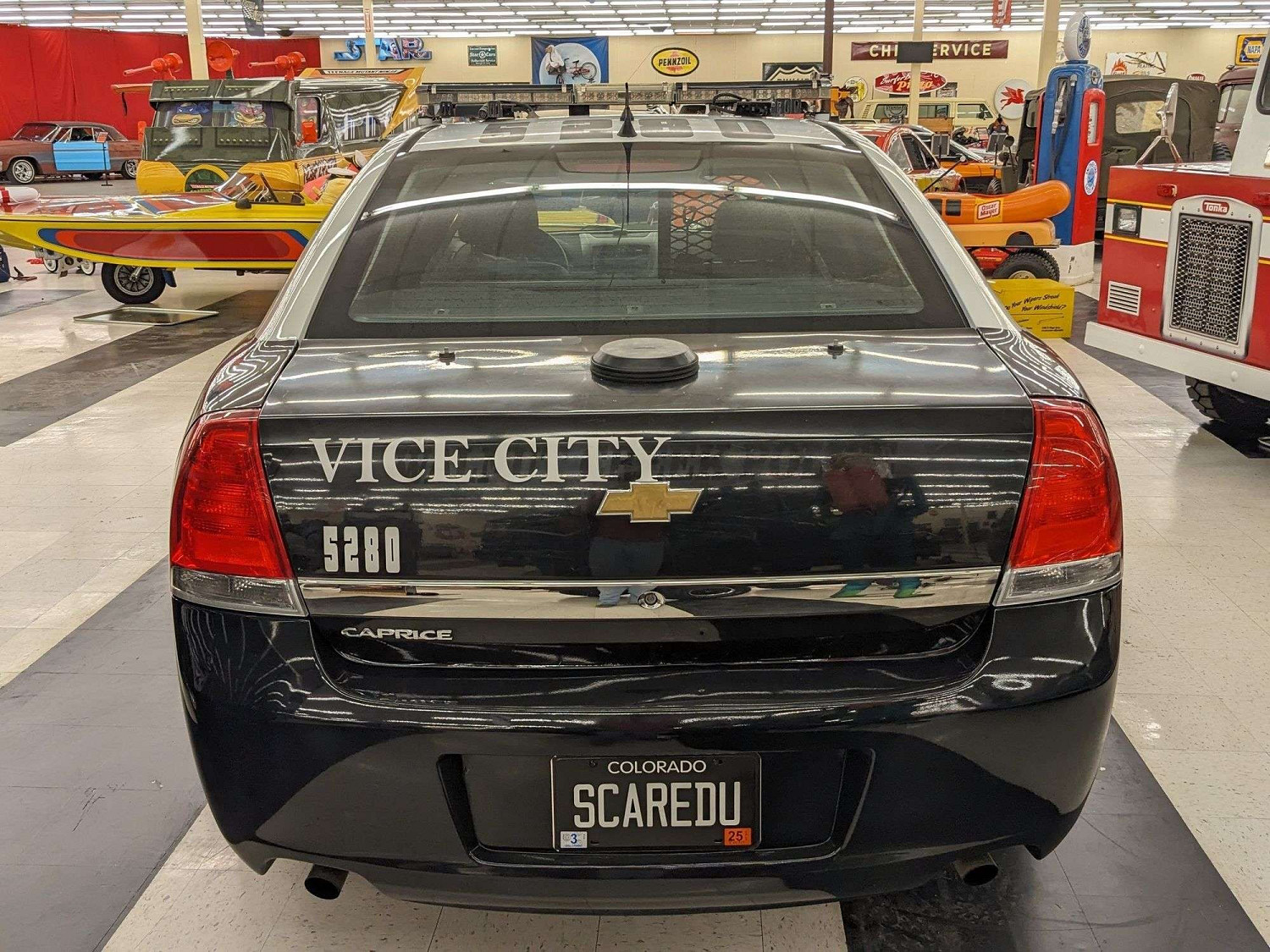 一輛警車上架拍賣平台：用於《GTA6》掃描 10美元起拍