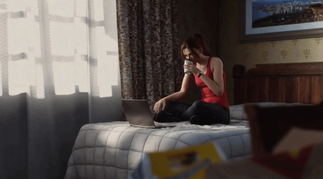 絕對不能饒恕！《惡靈古堡9》女主不脫鞋上床引熱議