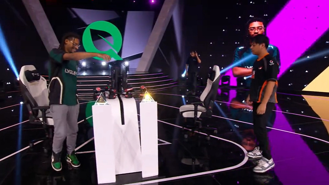 中國格鬥界最高的山最長的河——小孩曾卓君衛冕冠軍