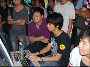 中國格鬥界最高的山最長的河——小孩曾卓君衛冕冠軍