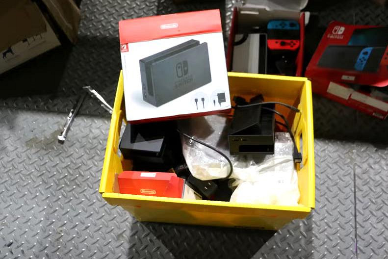 男子因涉嫌售賣盜版任天堂遊戲機被捕!商品現已下架 男子因涉嫌售賣盜版任天堂遊戲機被捕!商品現已下架