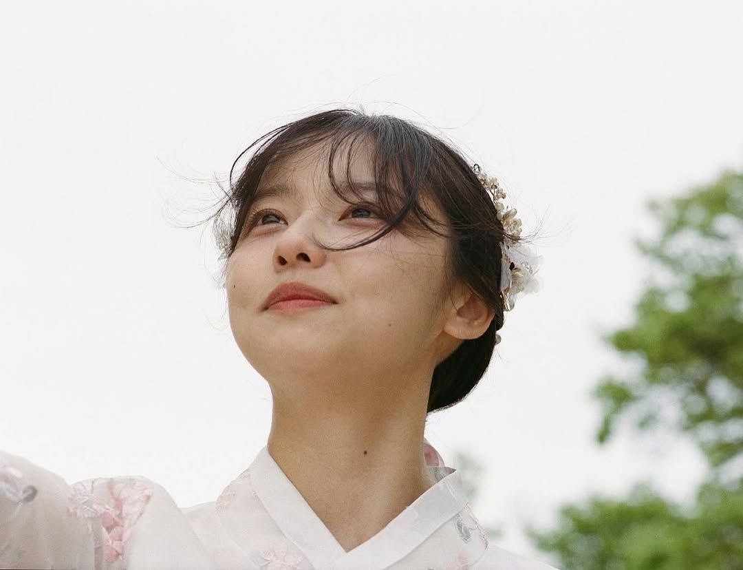 《沉默之丘f》女主臉模新美圖：甜美可愛令人心動！