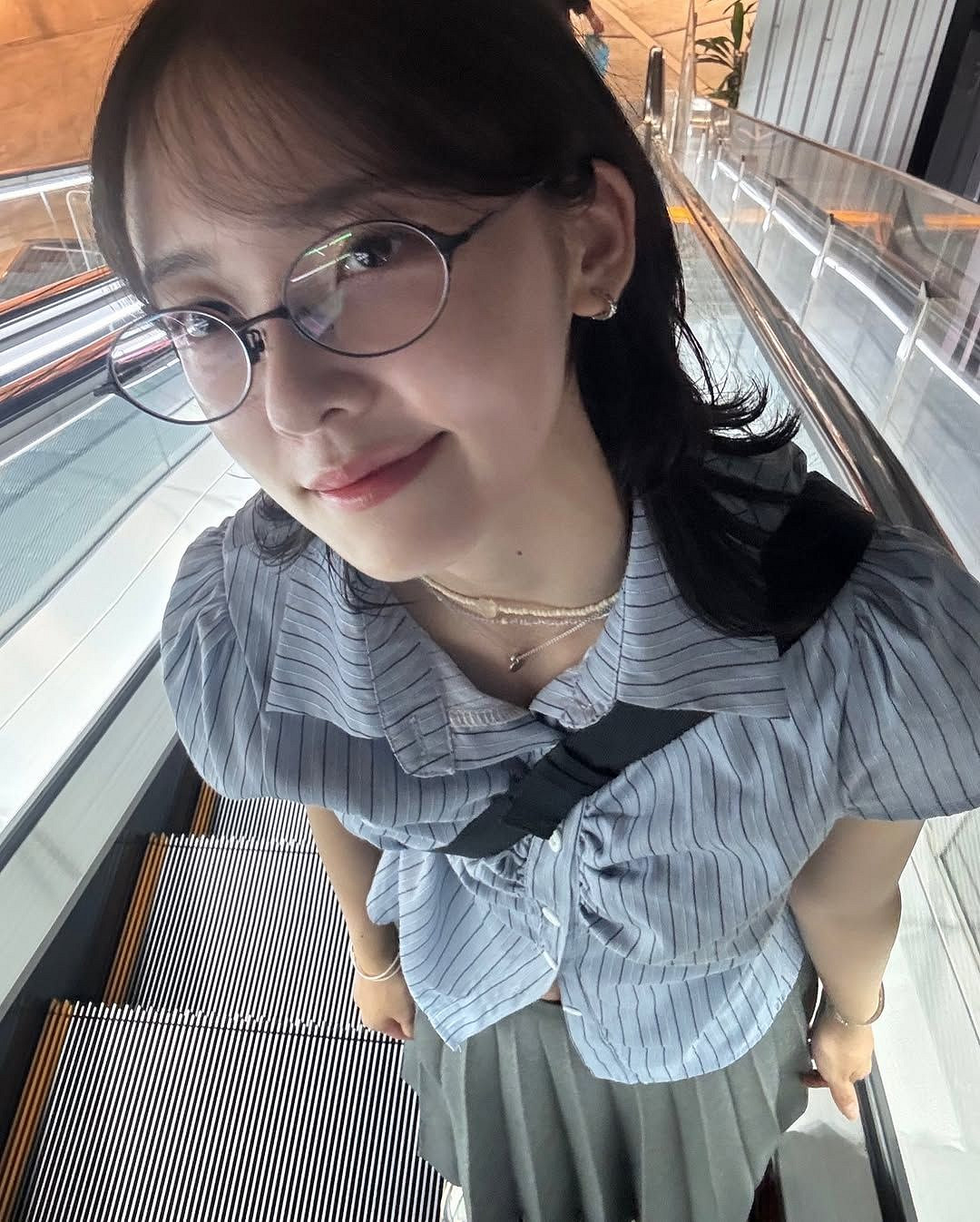 《沉默之丘f》女主臉模新美圖：甜美可愛令人心動！