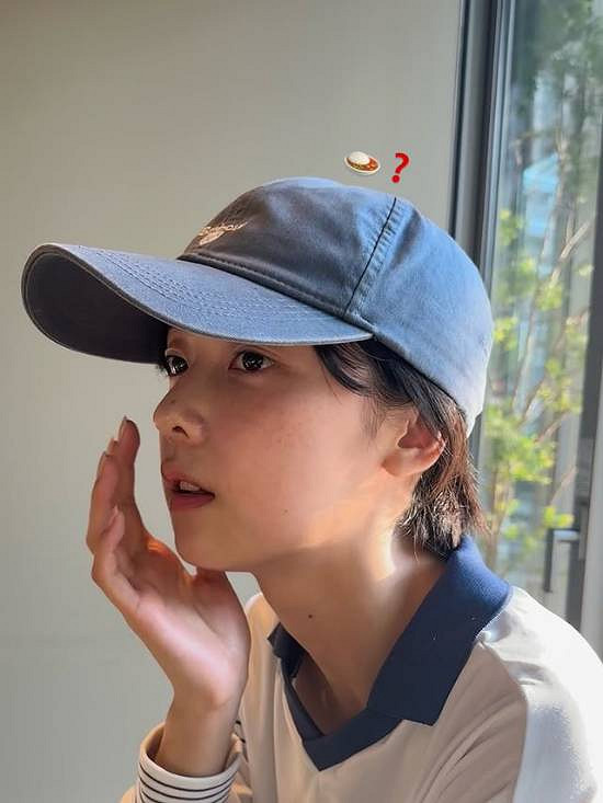 《沉默之丘f》女主臉模曬新照！豹紋吊帶新寫真慵懶迷人