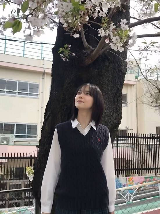 《沉默之丘f》女主臉模曬生活照：活潑可愛 元氣滿滿！