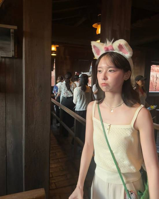 《沉默之丘f》女主臉模曬生活照：活潑可愛 元氣滿滿！